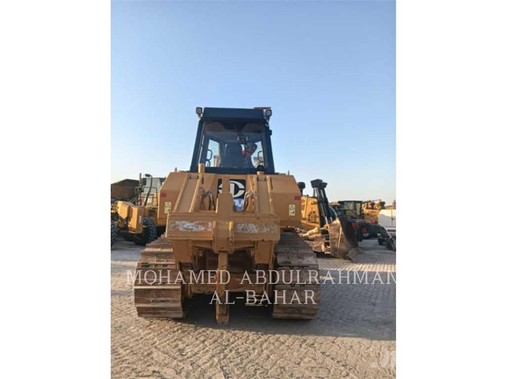 SEM MACHINERY SEM822D بلدوزرات مجنزرة