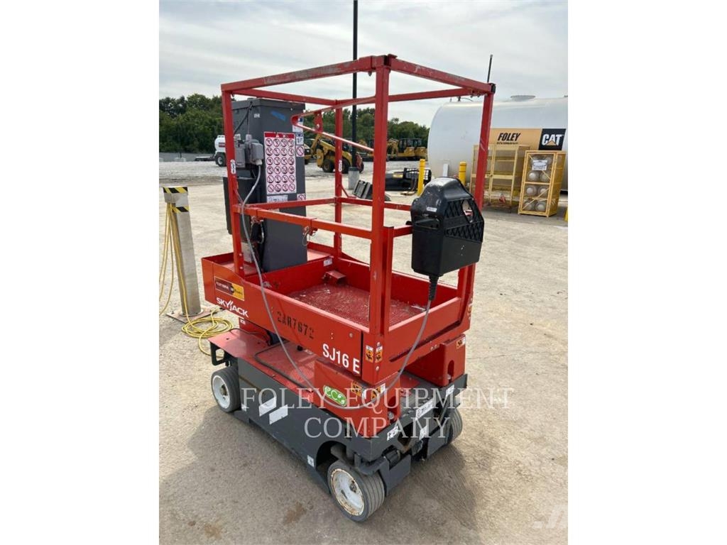 Skyjack (OBSOLETE) SJ16 Käärtõstukid