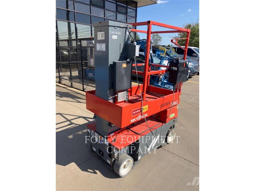 Skyjack SJ16 Scissor lifts