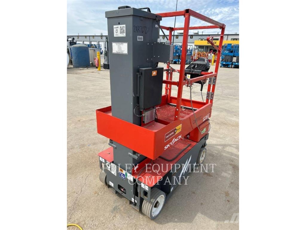 Skyjack SJ16 Scissor lifts