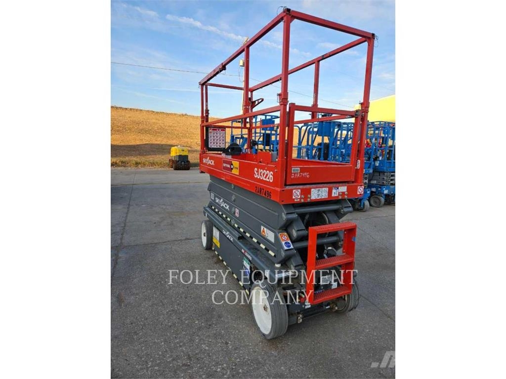 Skyjack SJ3226 رافعات مقصية الشكل