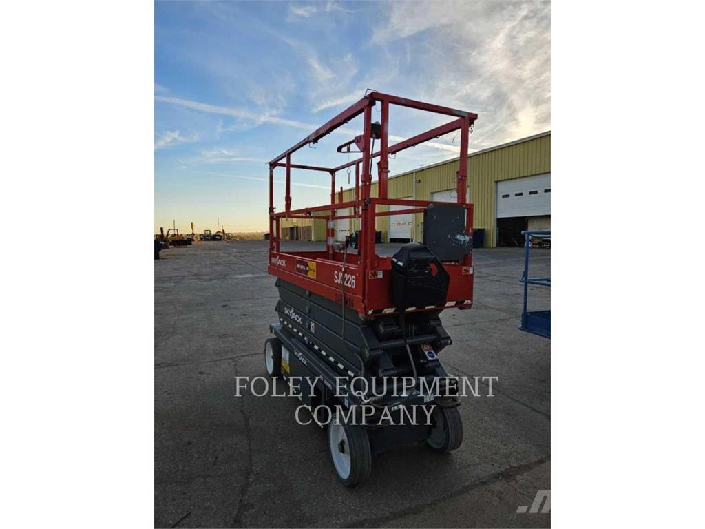Skyjack SJ3226 رافعات مقصية الشكل