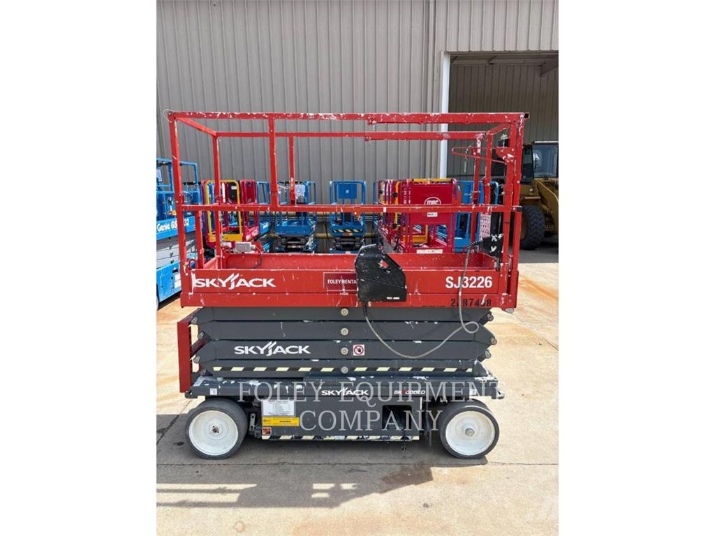 Skyjack SJ3226 رافعات مقصية الشكل