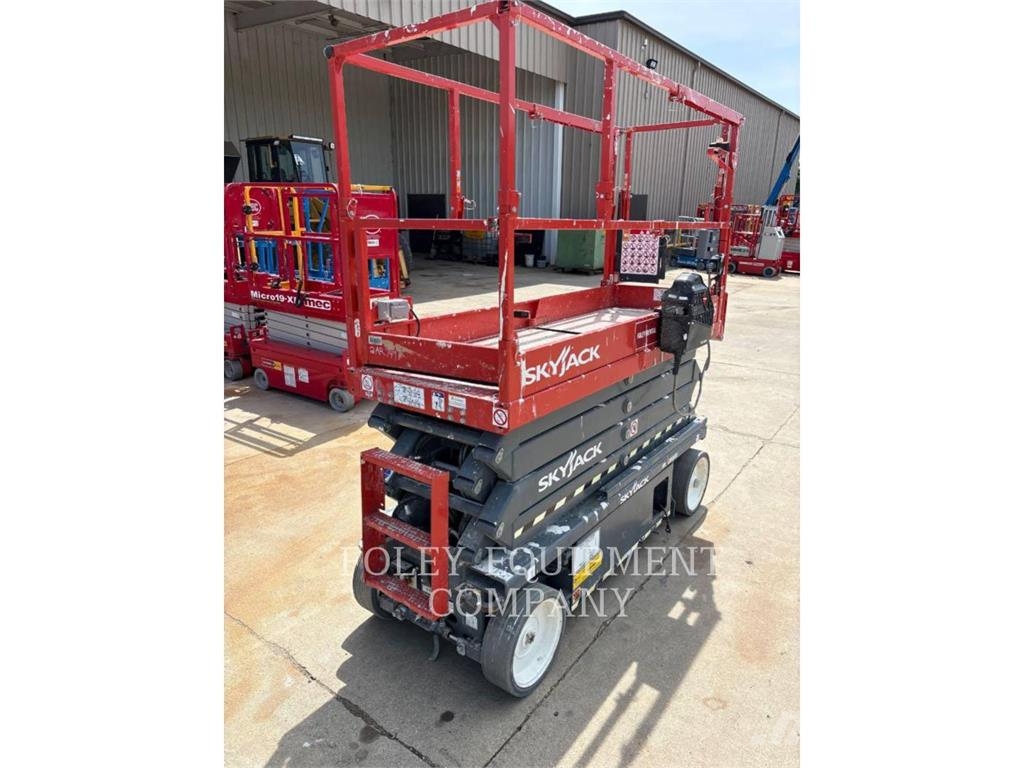 Skyjack SJ3226 رافعات مقصية الشكل
