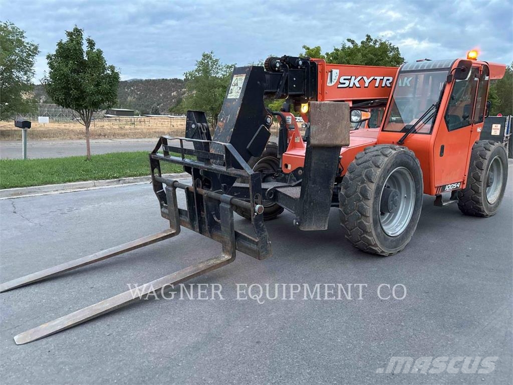 SkyTrak 10054 Telescopic handlers