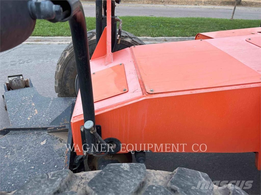 SkyTrak 10054 Telescopic handlers