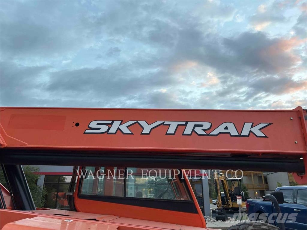 SkyTrak 10054 Telescopic handlers