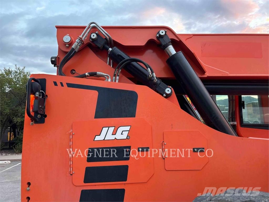 SkyTrak 10054 Telescopic handlers