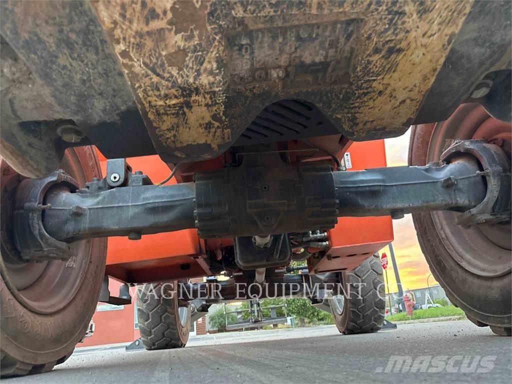SkyTrak 10054 Telescopic handlers