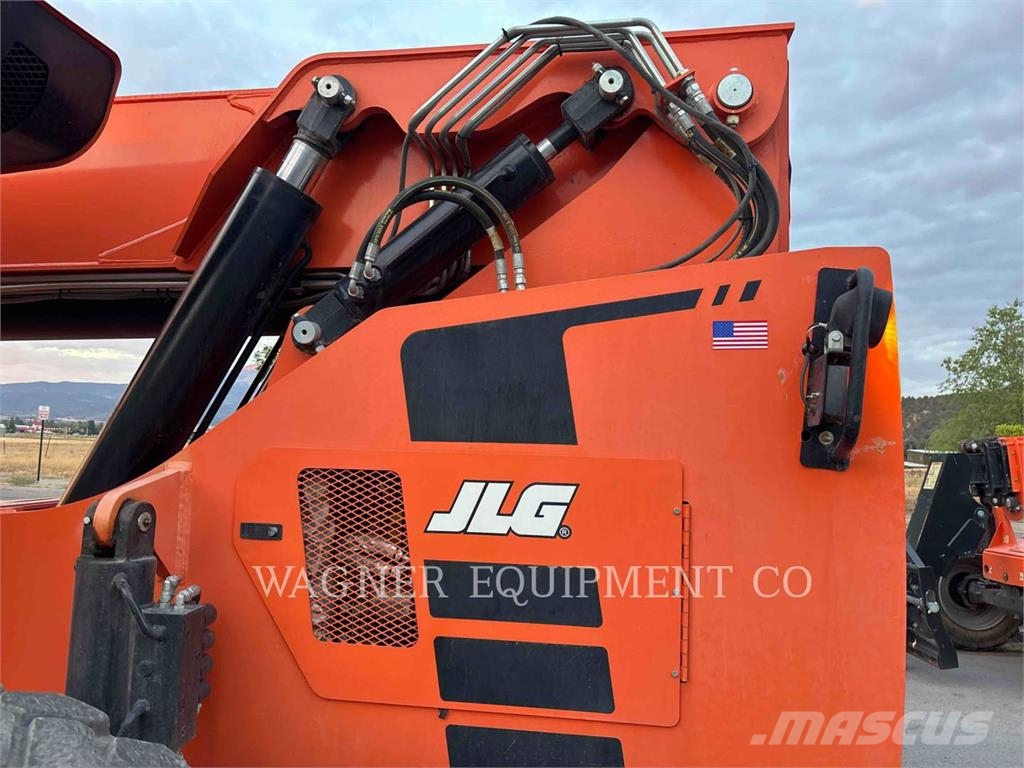 SkyTrak 10054 Telescopic handlers