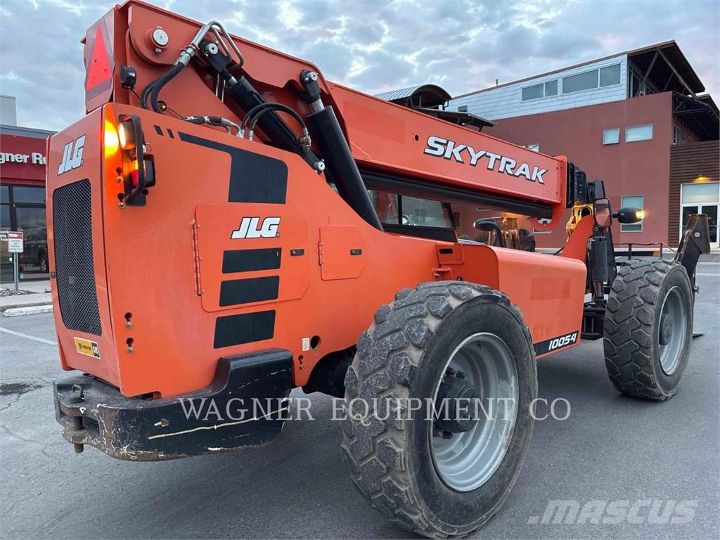 SkyTrak 10054 Telescopic handlers