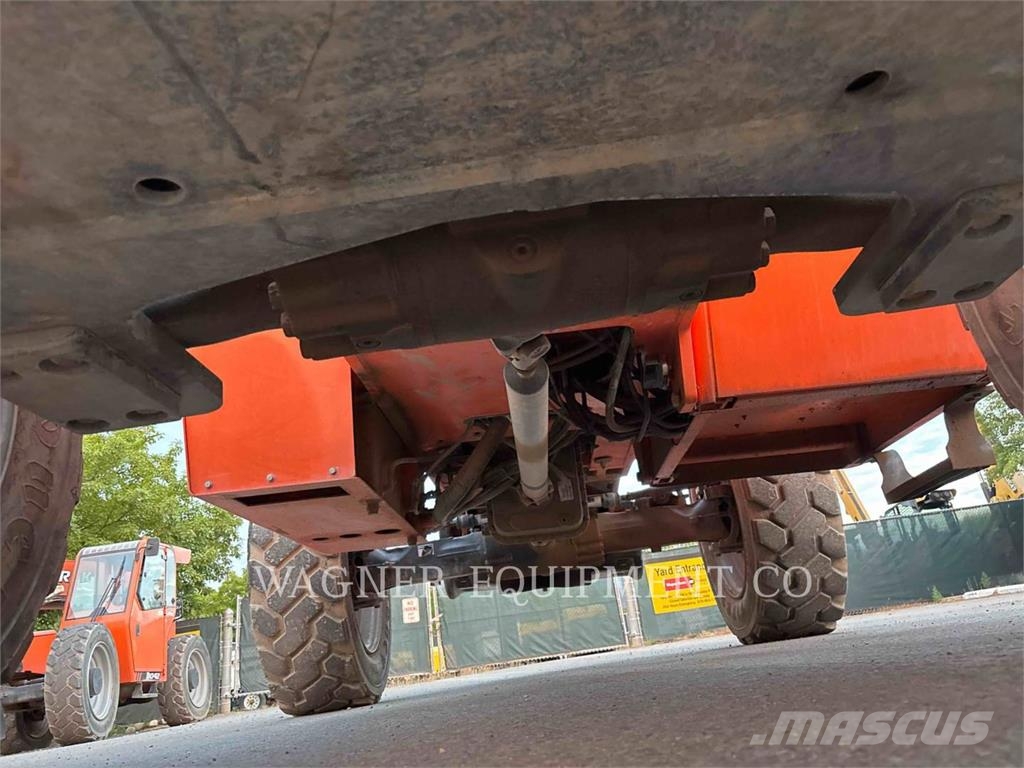 SkyTrak 10054 Telescopic handlers
