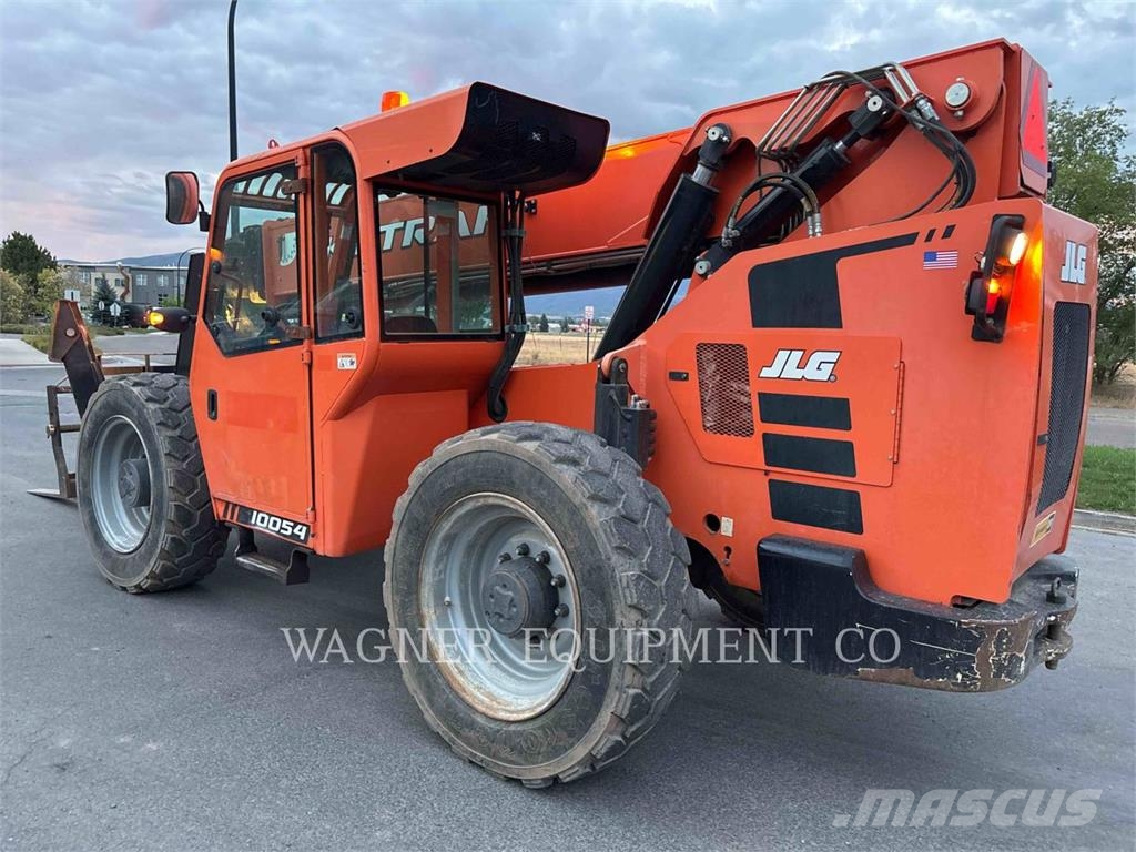 SkyTrak 10054 Telescopic handlers