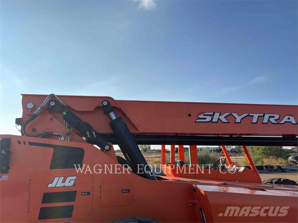 SkyTrak 10054 Telescopic handlers