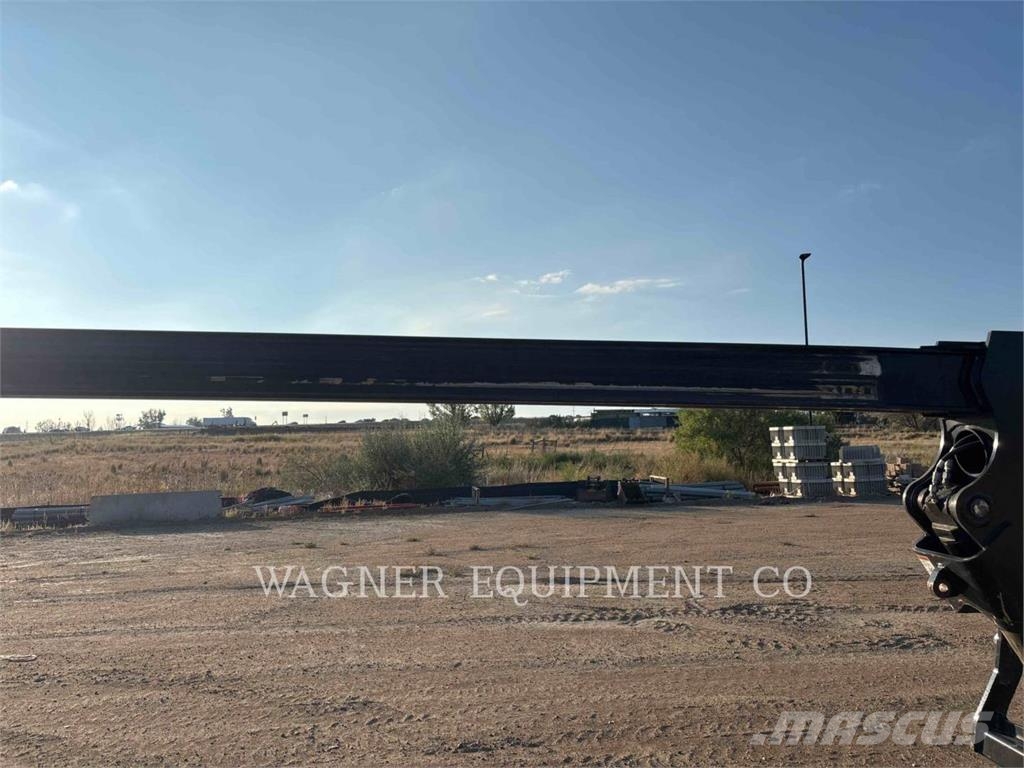 SkyTrak 10054 Telescopic handlers