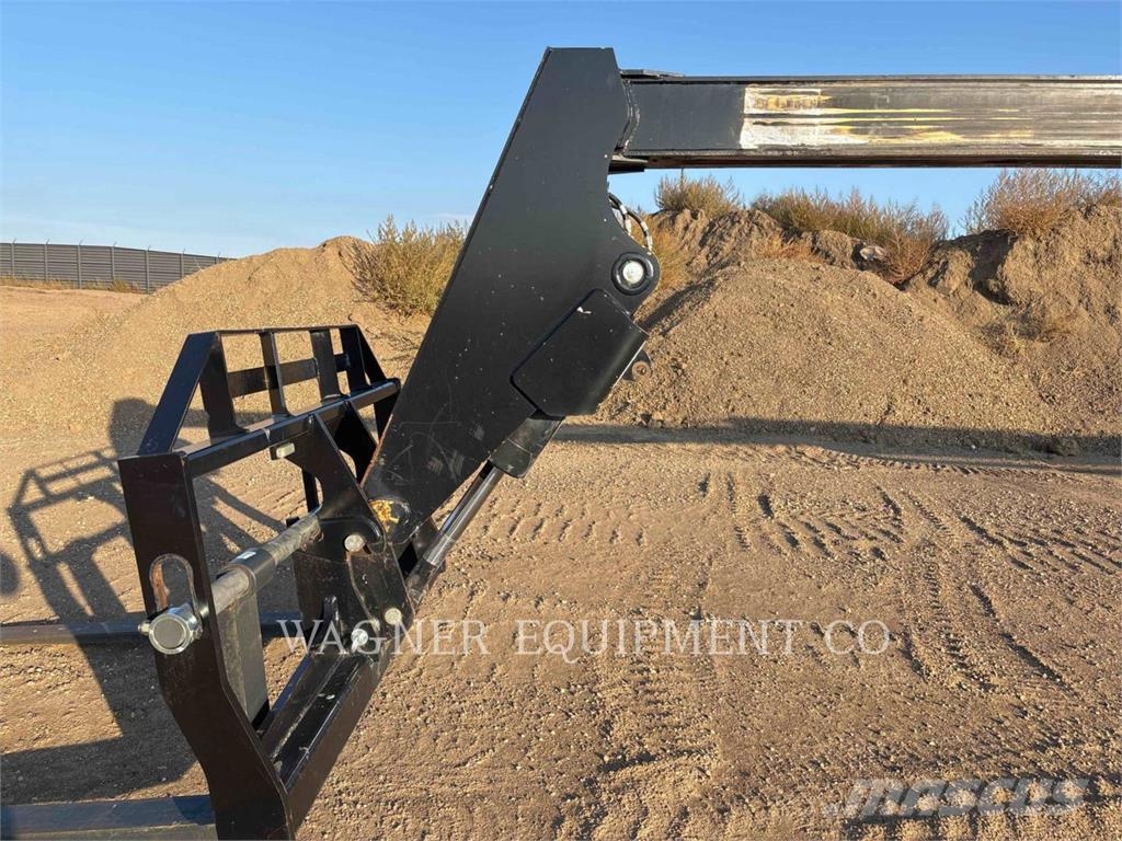 SkyTrak 10054 Telescopic handlers