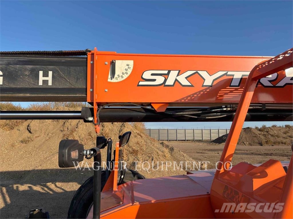 SkyTrak 10054 Telescopic handlers