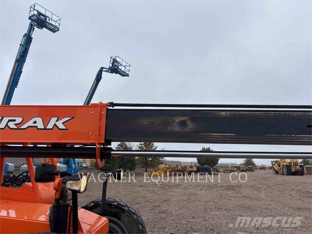 SkyTrak 10054 Teleszkópos rakodók