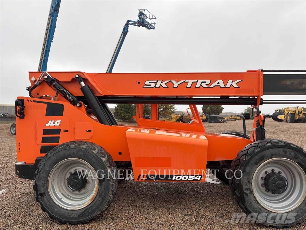 SkyTrak 10054 Teleszkópos rakodók
