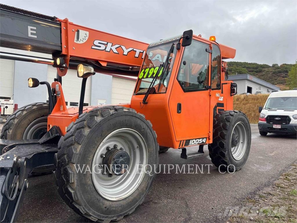 SkyTrak 10054 T4F Teleszkópos rakodók