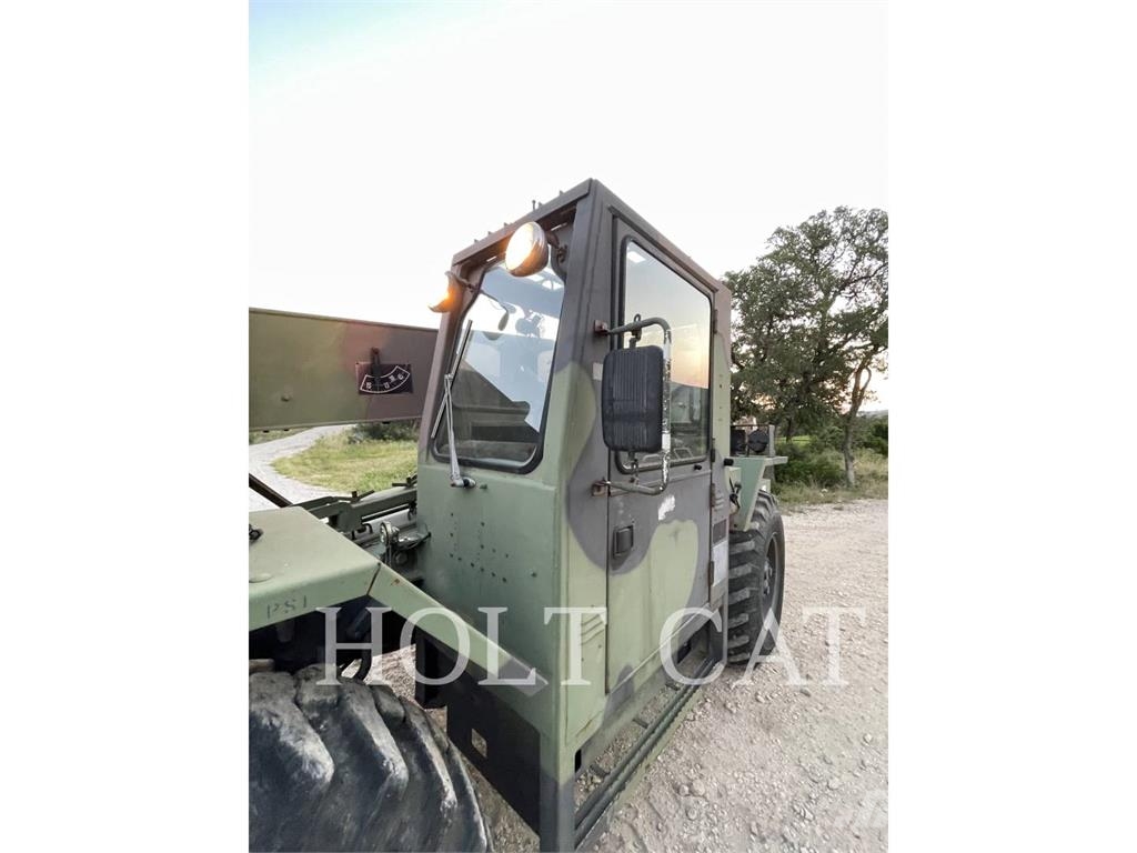 SkyTrak 6000M Telescopic handlers