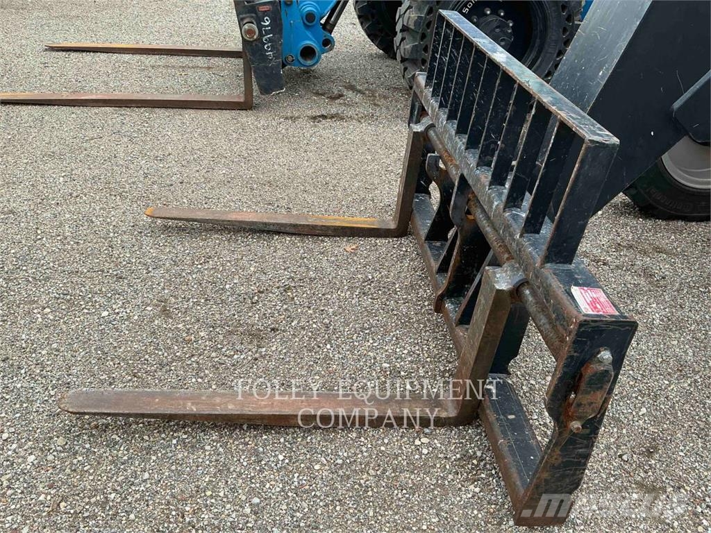 SkyTrak 6042O Telescopic handlers