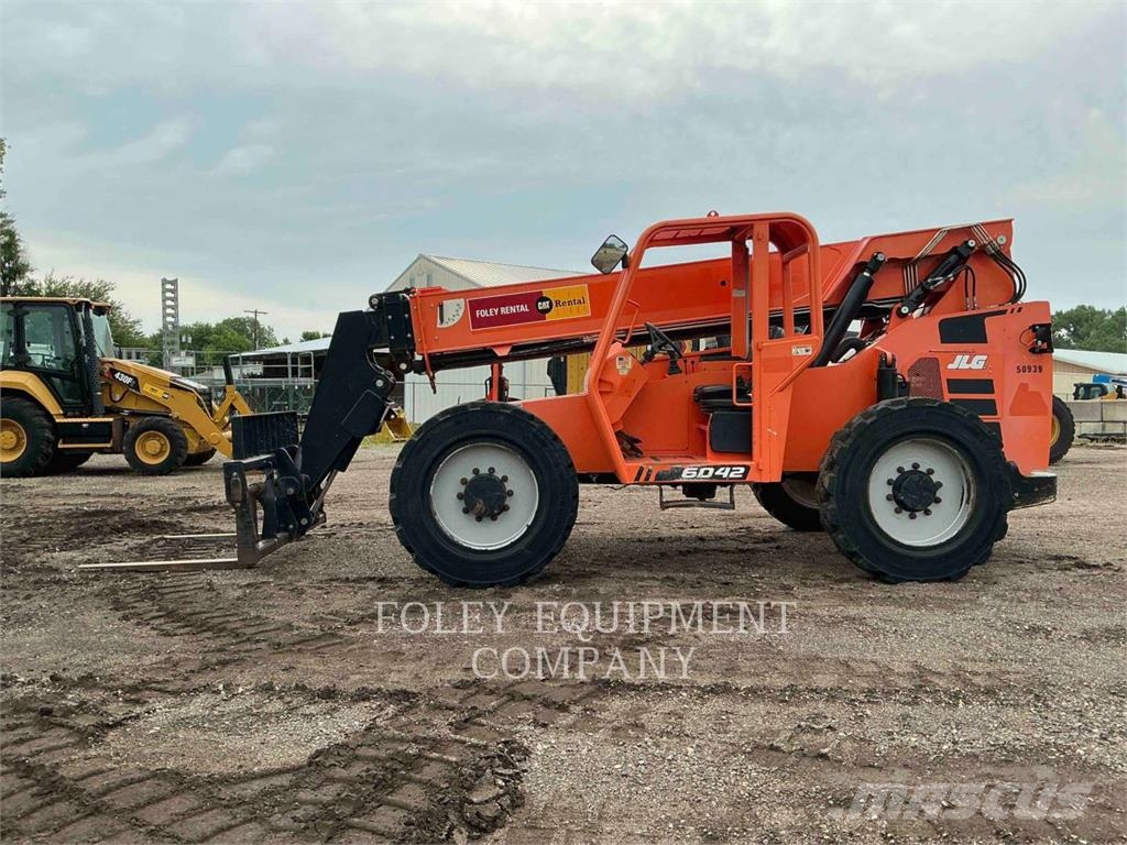 SkyTrak 6042O Telescopic handlers