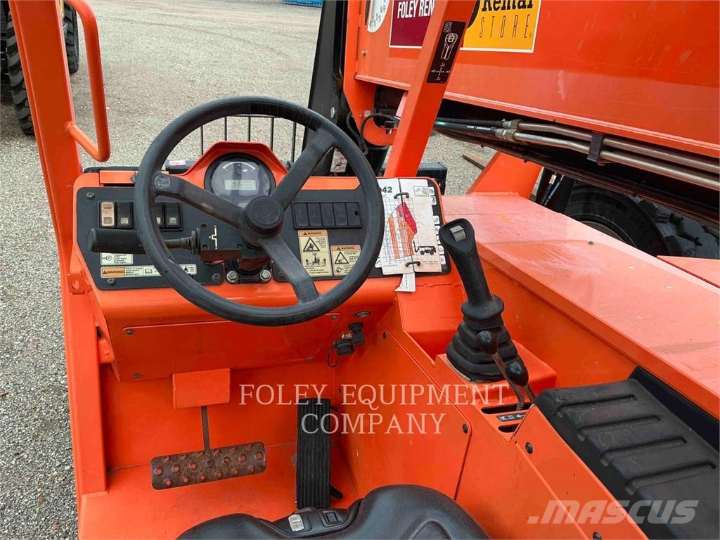 SkyTrak 6042O Telescopic handlers