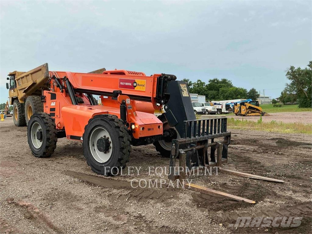SkyTrak 6042O Telescopic handlers