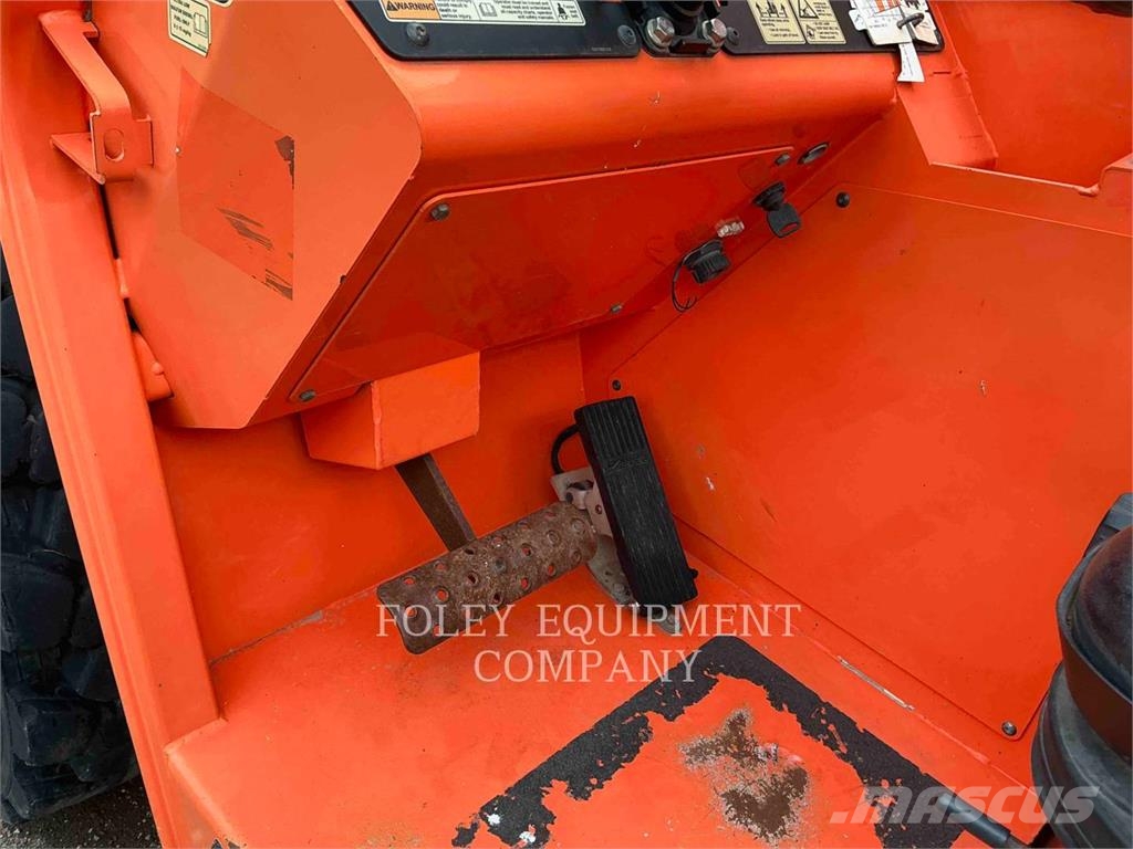 SkyTrak 6042O Telescopic handlers