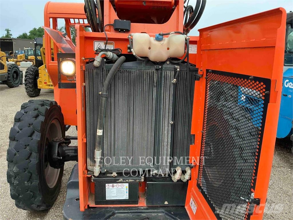 SkyTrak 6042O Telescopic handlers