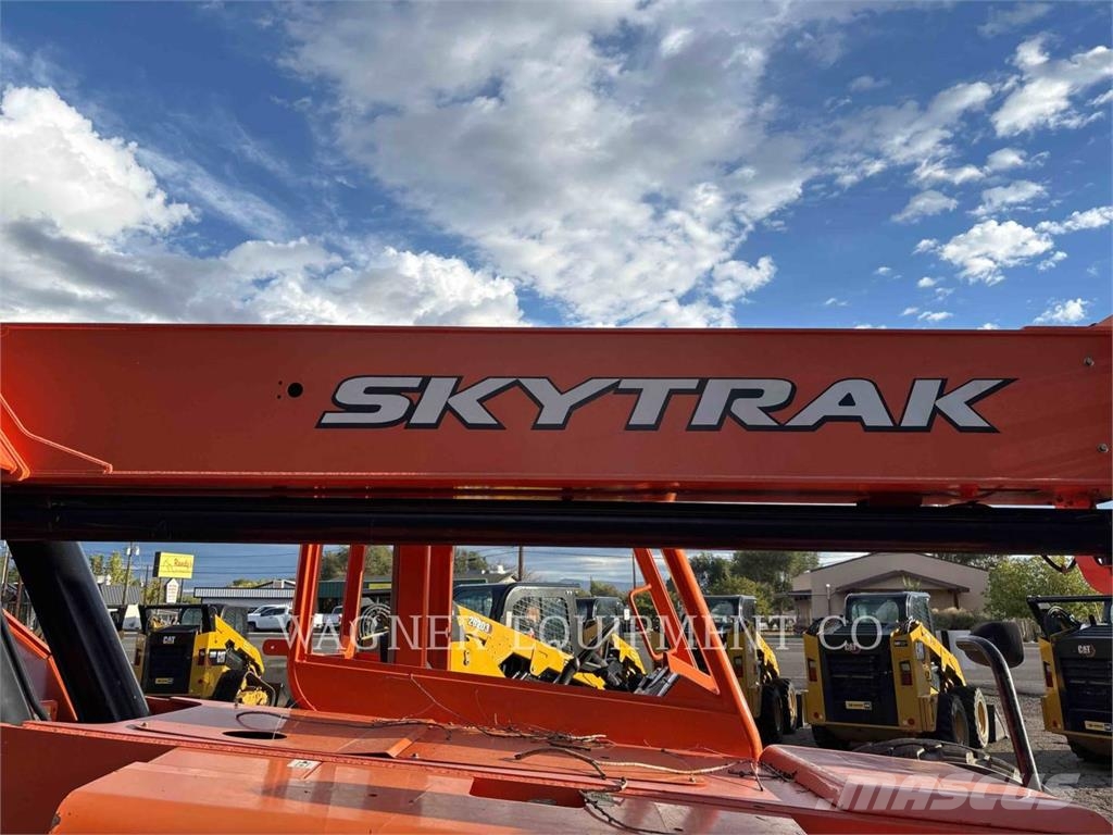 SkyTrak 8042 Teleskoplæssere