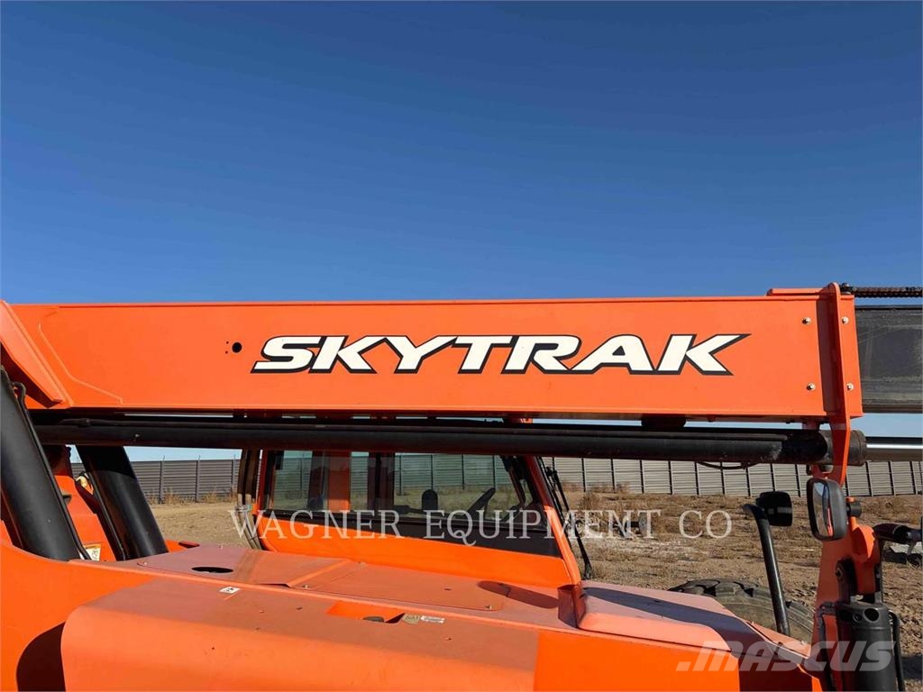 SkyTrak 8042 Teleskopski viličarji