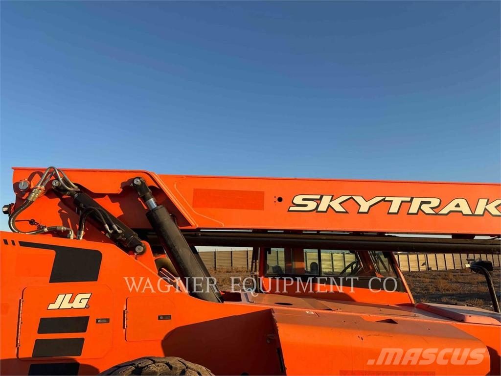 SkyTrak 8042 Teleskopski viličarji
