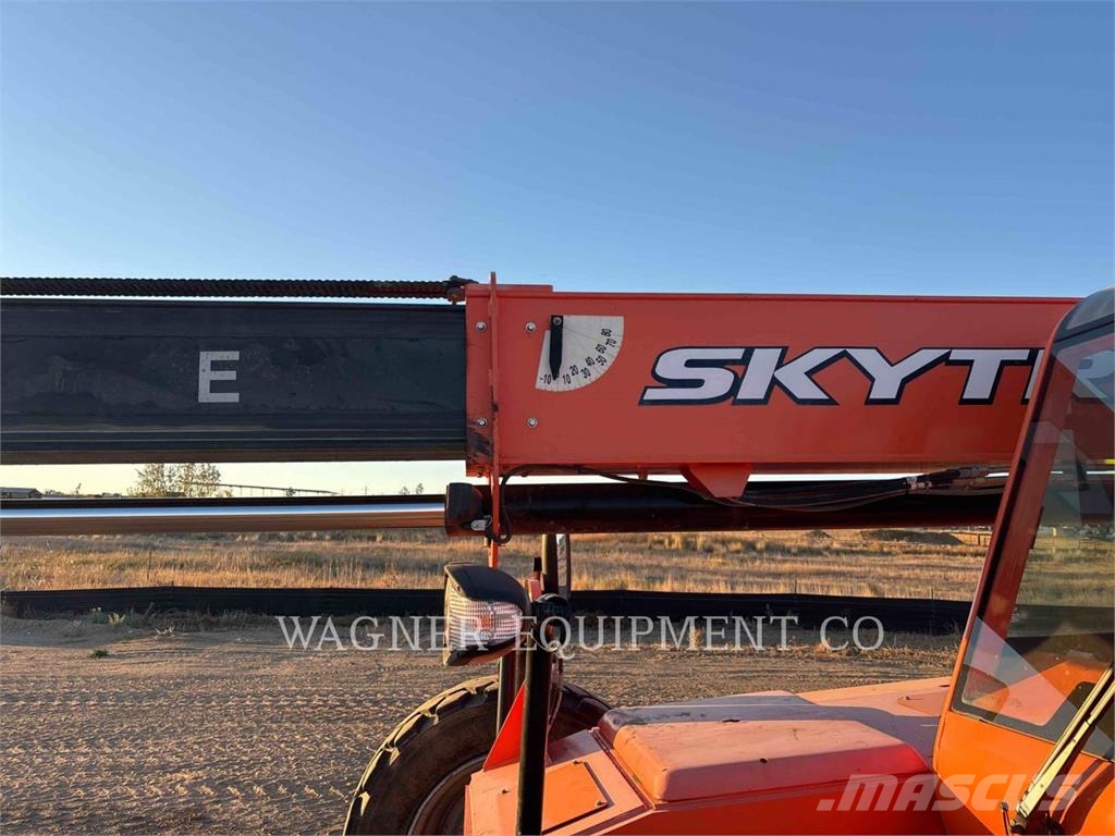 SkyTrak 8042 Teleskopski viličarji
