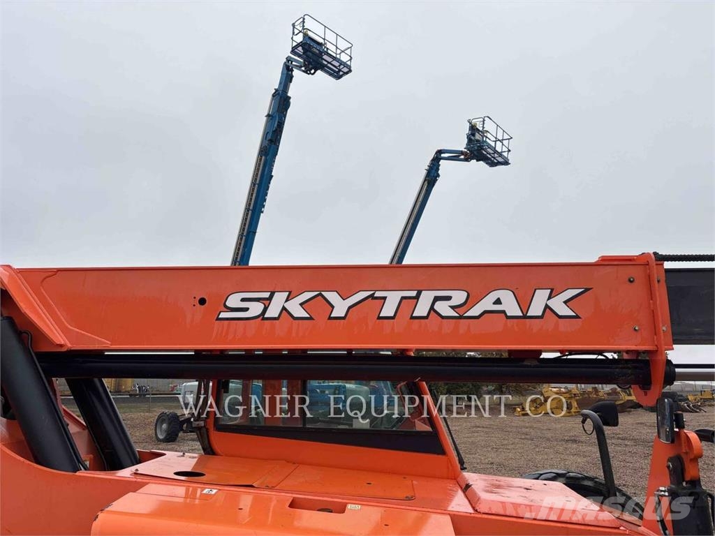 SkyTrak 8042 Teleszkópos rakodók