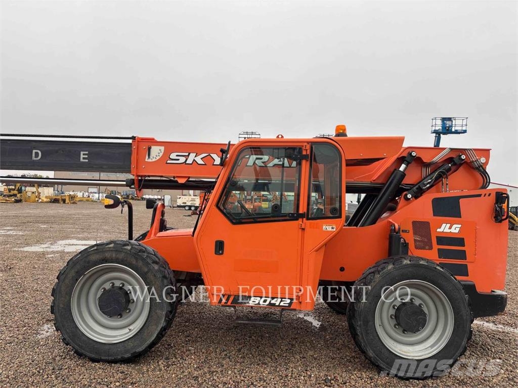SkyTrak 8042 Teleszkópos rakodók