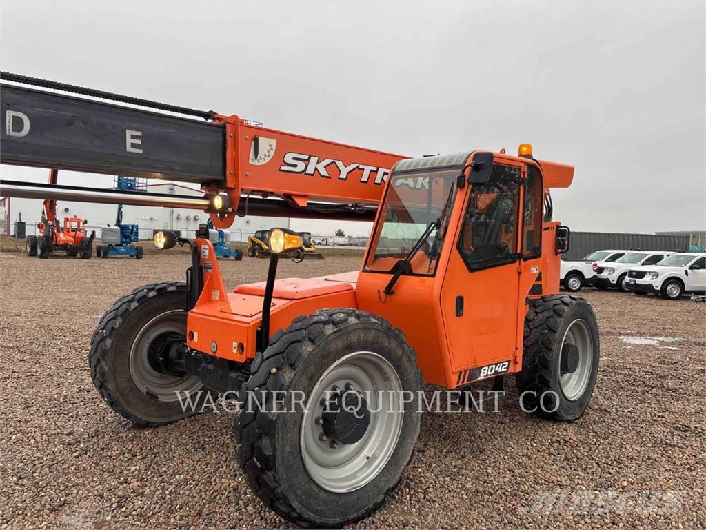 SkyTrak 8042 Teleszkópos rakodók