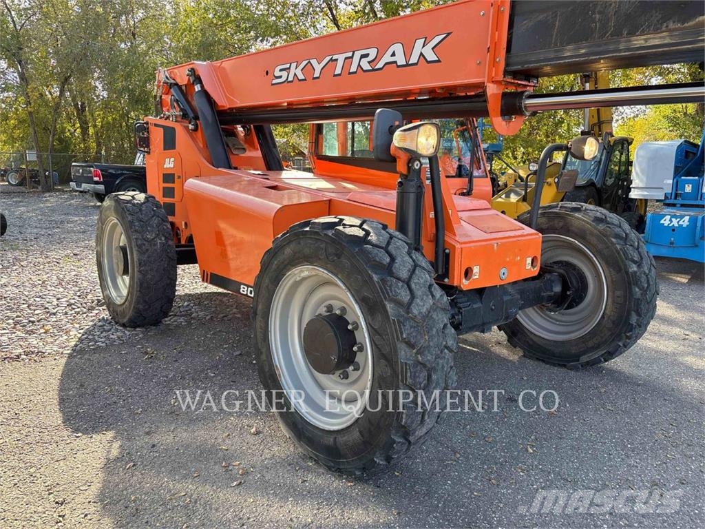 SkyTrak 8042 Telescopic handlers