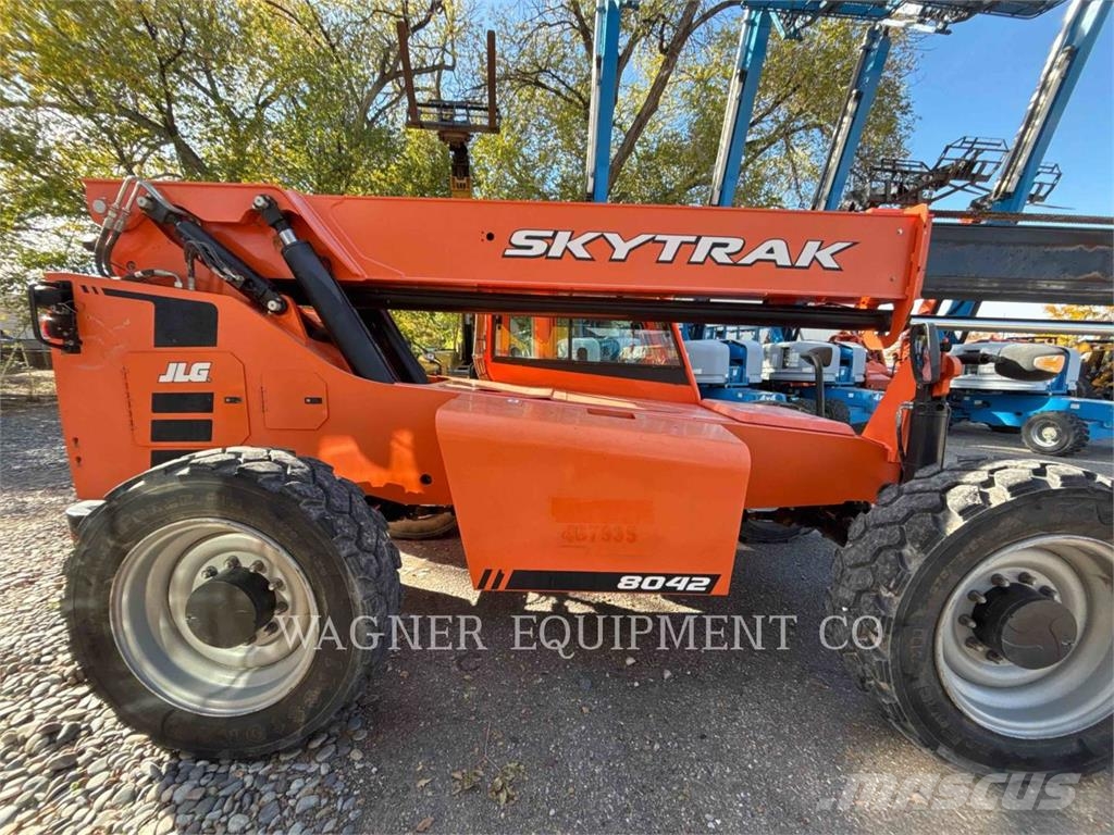 SkyTrak 8042 Telescopic handlers