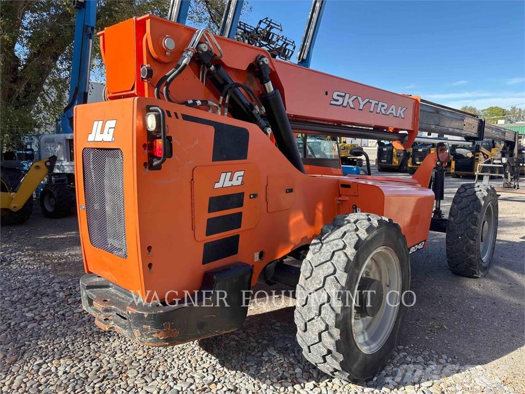 SkyTrak 8042 Telescopic handlers