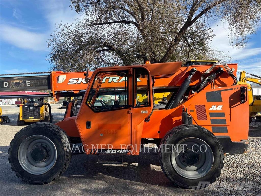 SkyTrak 8042 Telescopic handlers