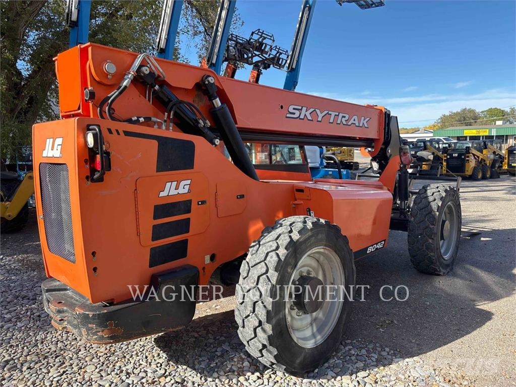 SkyTrak 8042 Telescopic handlers