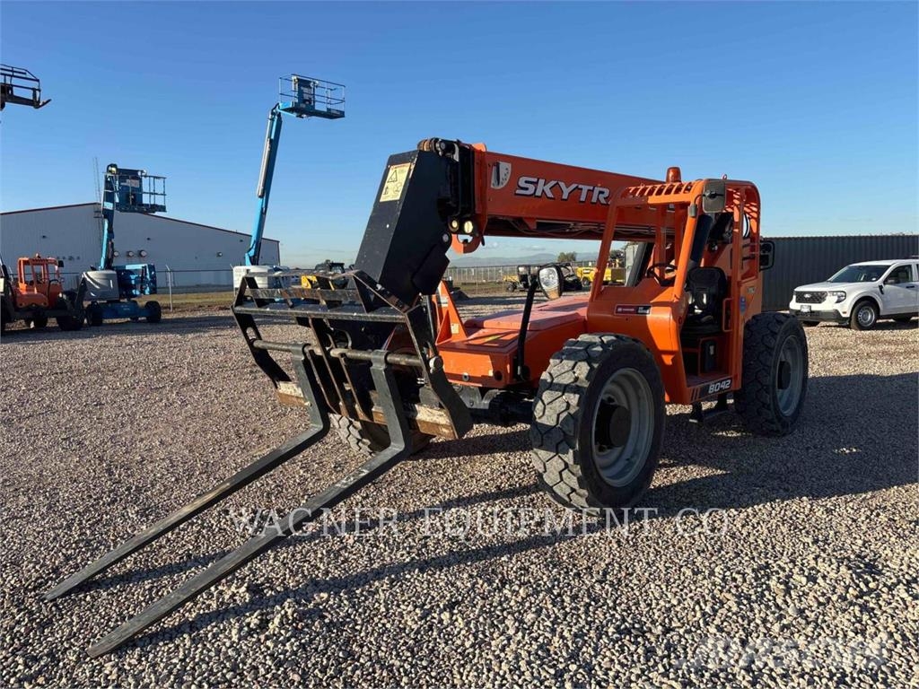 SkyTrak 8042 Telescopic handlers