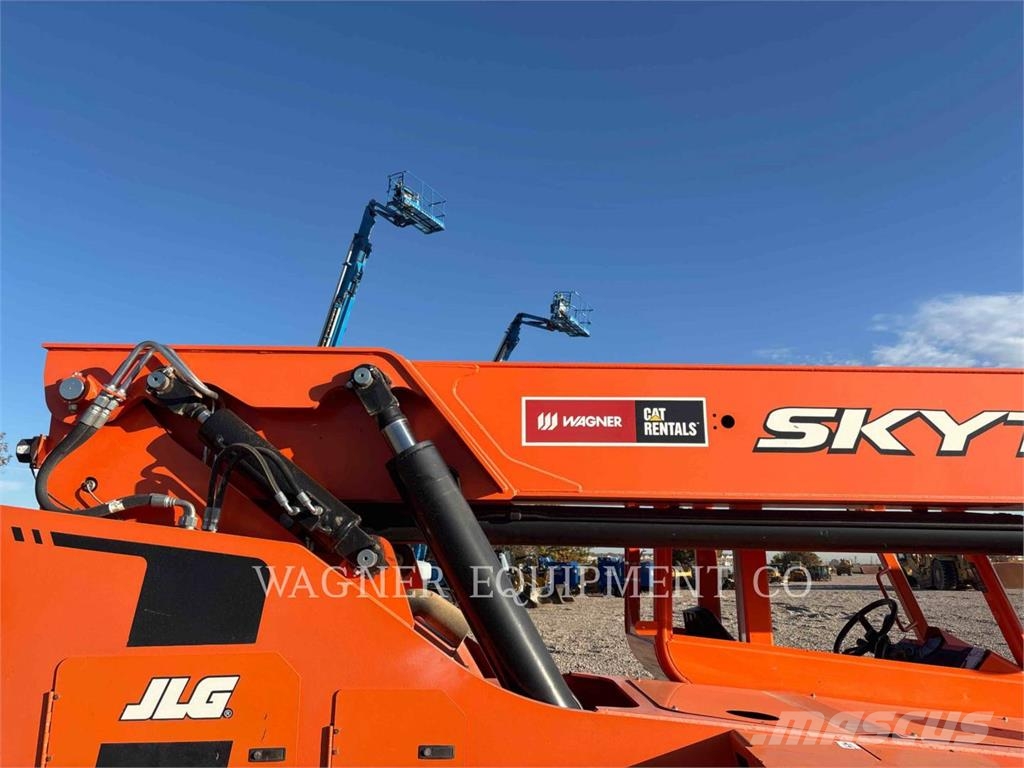 SkyTrak 8042 Telescopic handlers