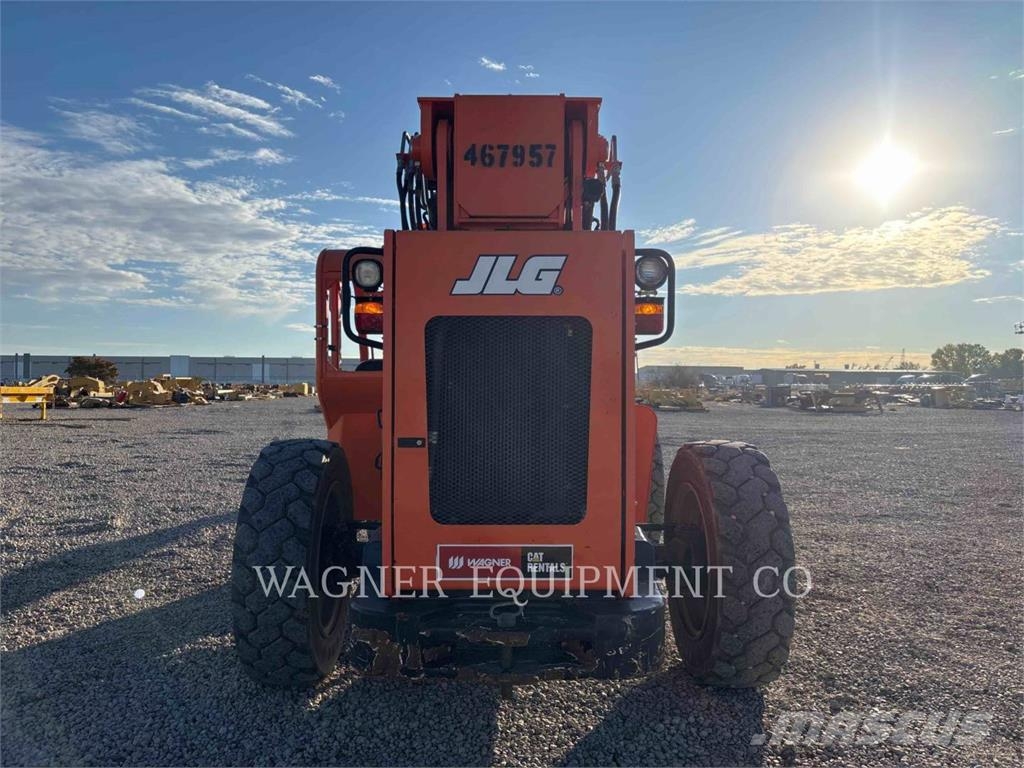 SkyTrak 8042 Telescopic handlers