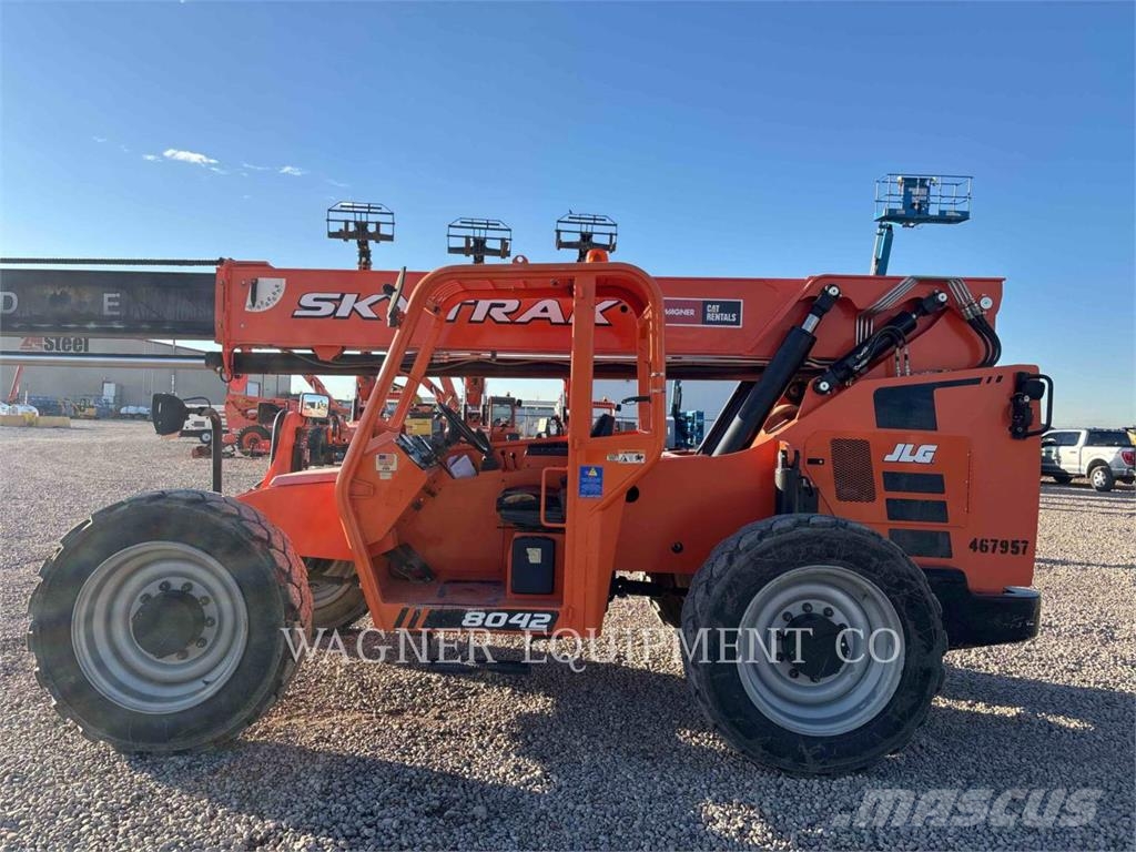SkyTrak 8042 Telescopic handlers