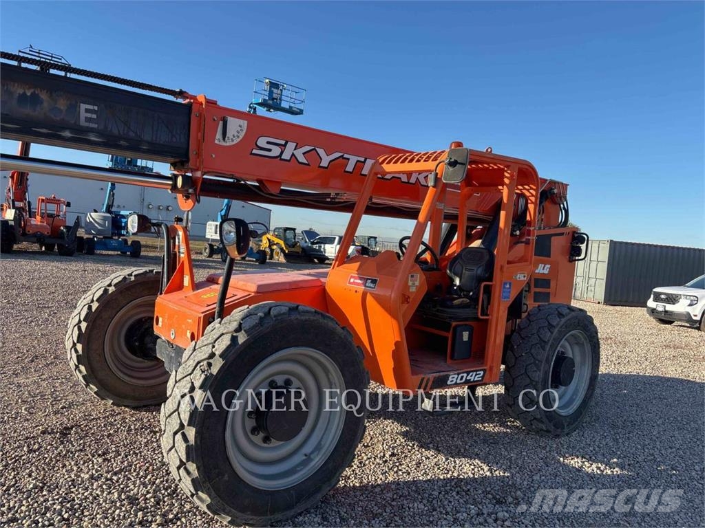 SkyTrak 8042 Telescopic handlers
