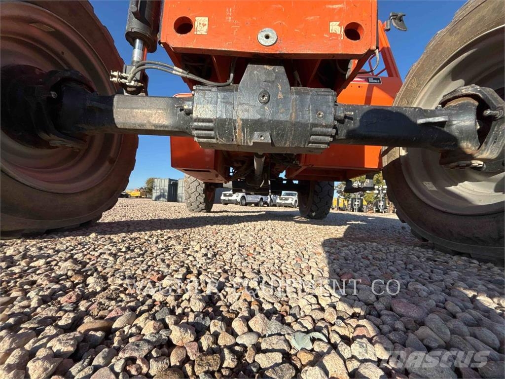 SkyTrak 8042 Telescopic handlers