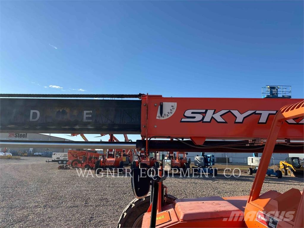 SkyTrak 8042 Telescopic handlers